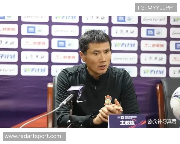 邵佳一从球场到人生舞台见证中国足球辉煌与坚守精神